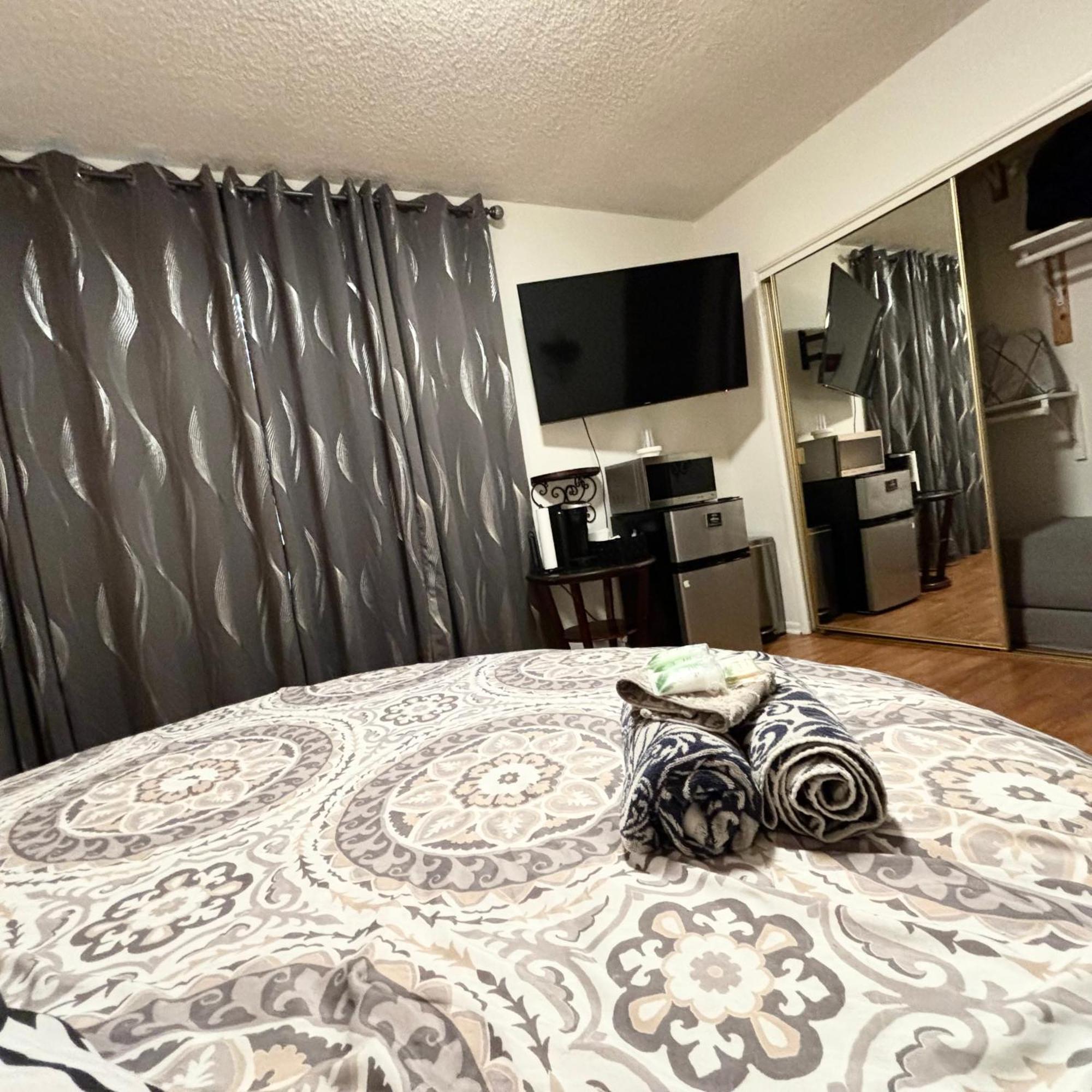 The Hathaway Suites Los Angeles Buitenkant foto