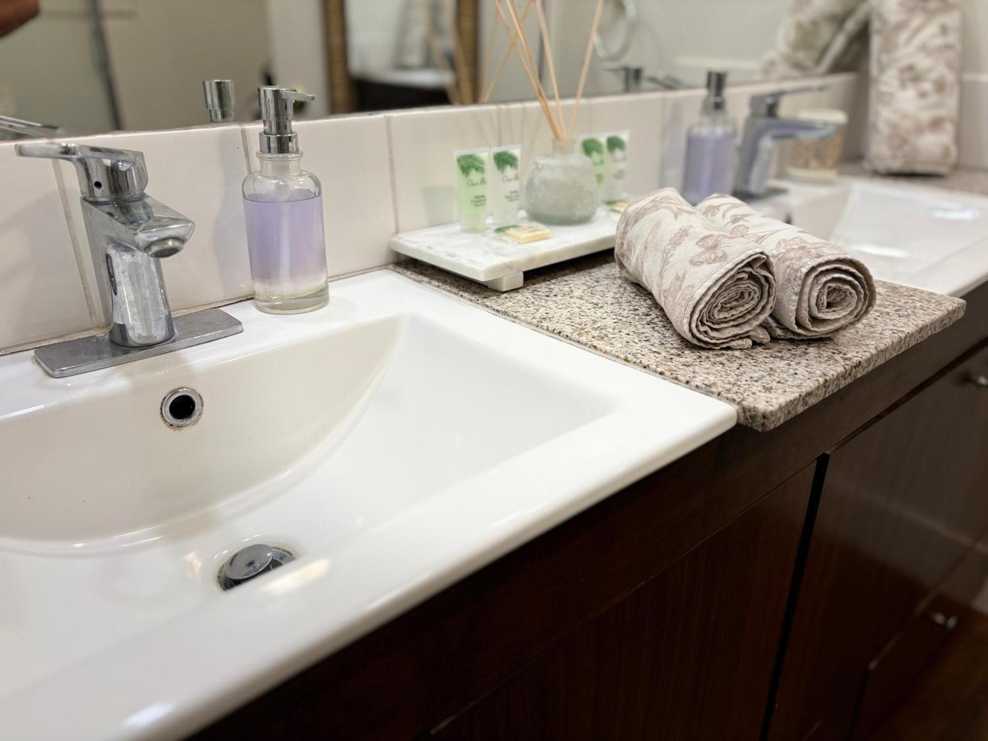 The Hathaway Suites Los Angeles Kamer foto